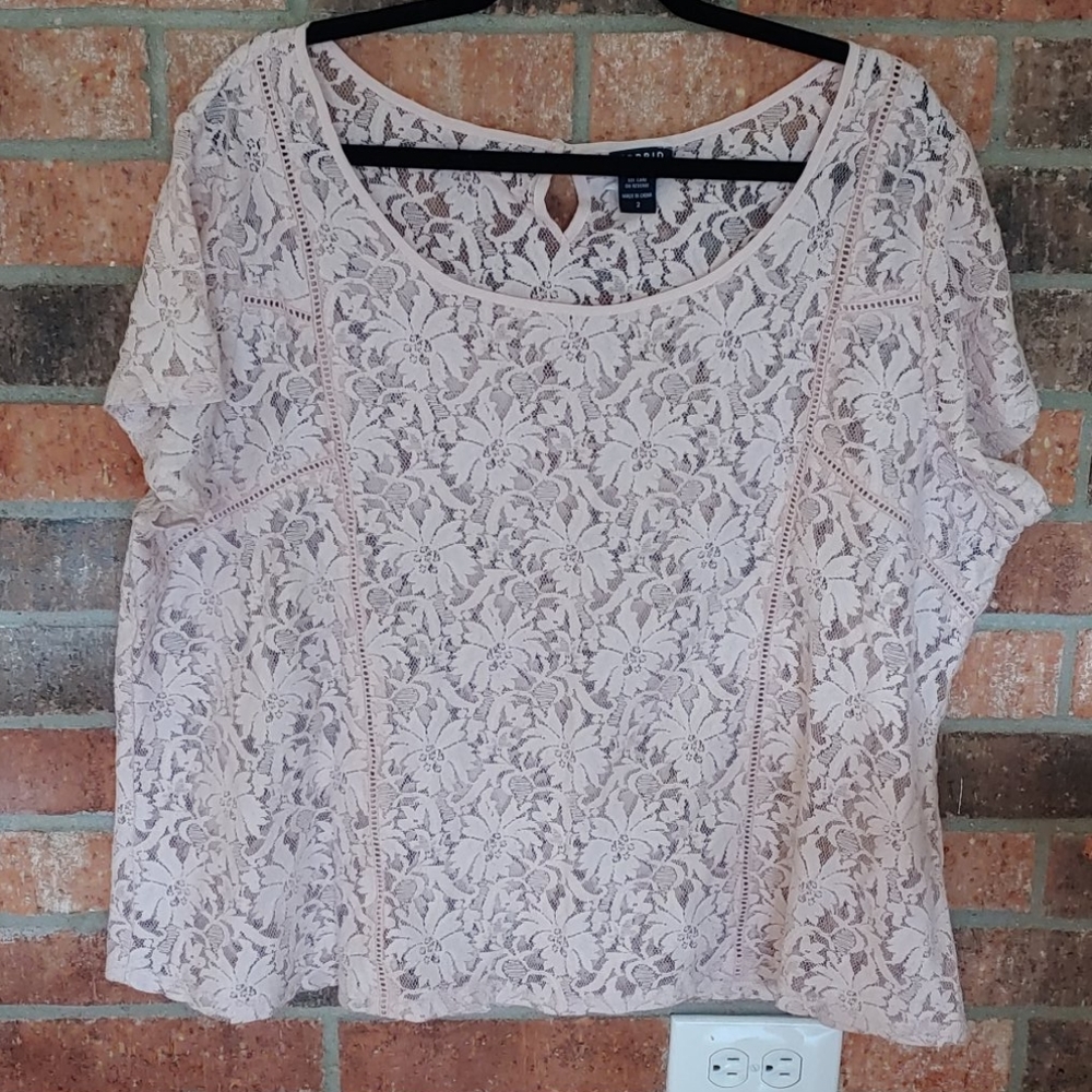 TORRID Lace Top blush pink SZ 2